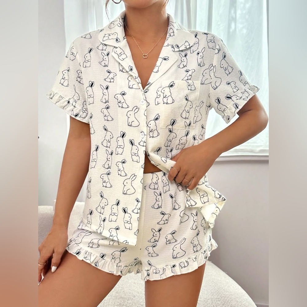 Women’s Easter Bunny Rabbit Print Ruffle Trim Button Front PJ Shorts Set Large - Picture 1 of 10